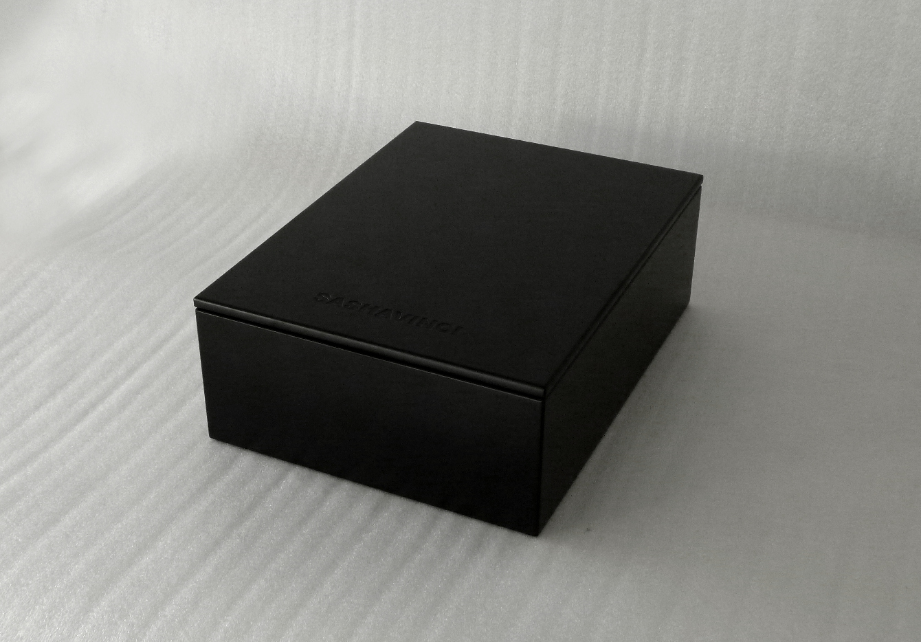 scatola in legno con incisione laser su coperchio